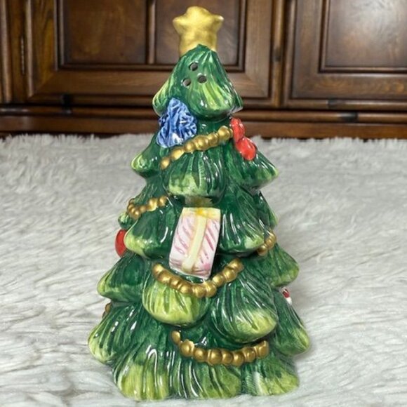 Vintage Coca-Cola Ceramic Santa and Christmas Tree Salt and Pepper Shakers Set - Picture 10 of 15